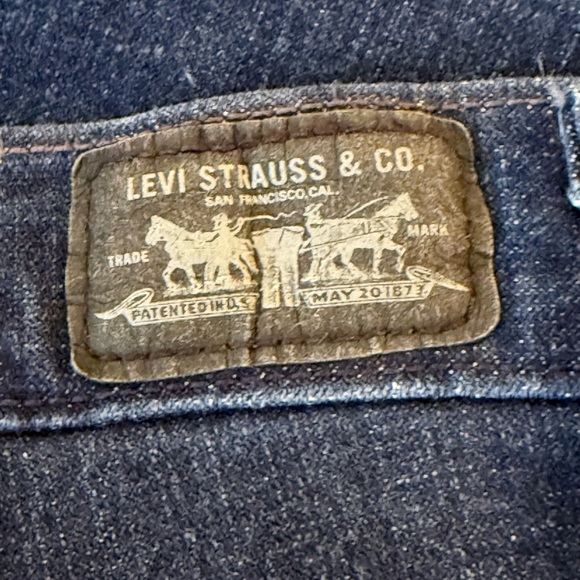 Levi's VTG Women's Dark Wash Black Patch Jeans C
Cropped Straight Leg/size 10 - Picture 8 of 10